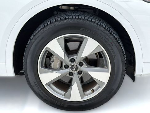 Certified 2023 Audi Q5 Premium w/ Convenience Package AWD/4WD image 12