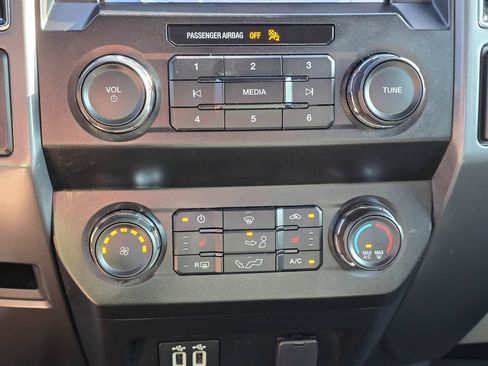 Used 2019 Ford F150 XLT w/ Equipment Group 302A Luxury AWD/4WD image 19
