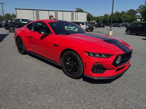 Used 2024 Ford Mustang GT RWD image 9