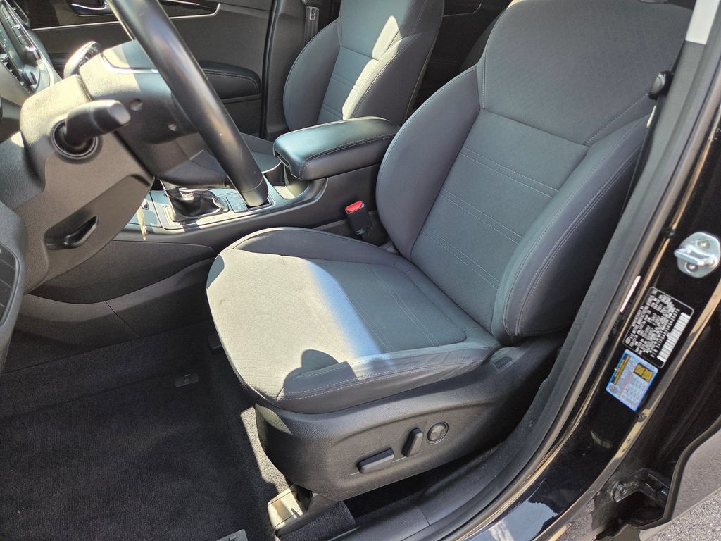Used 2019 Kia Sorento FWD w/ LX Convenience Package image 6