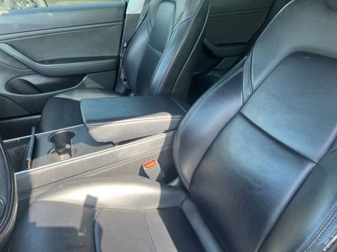 Used 2019 Tesla Model 3 Mid Range image 7
