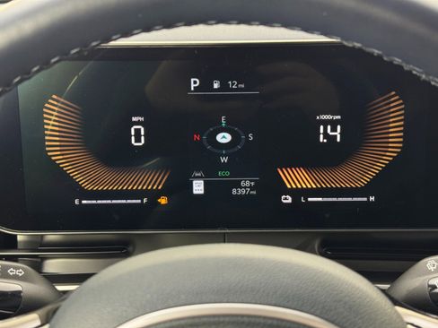 Used 2025 Kia Carnival EX image 19