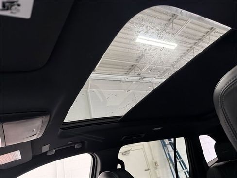 Certified 2025 Buick Enclave Avenir w/ Super Cruise Package image 26