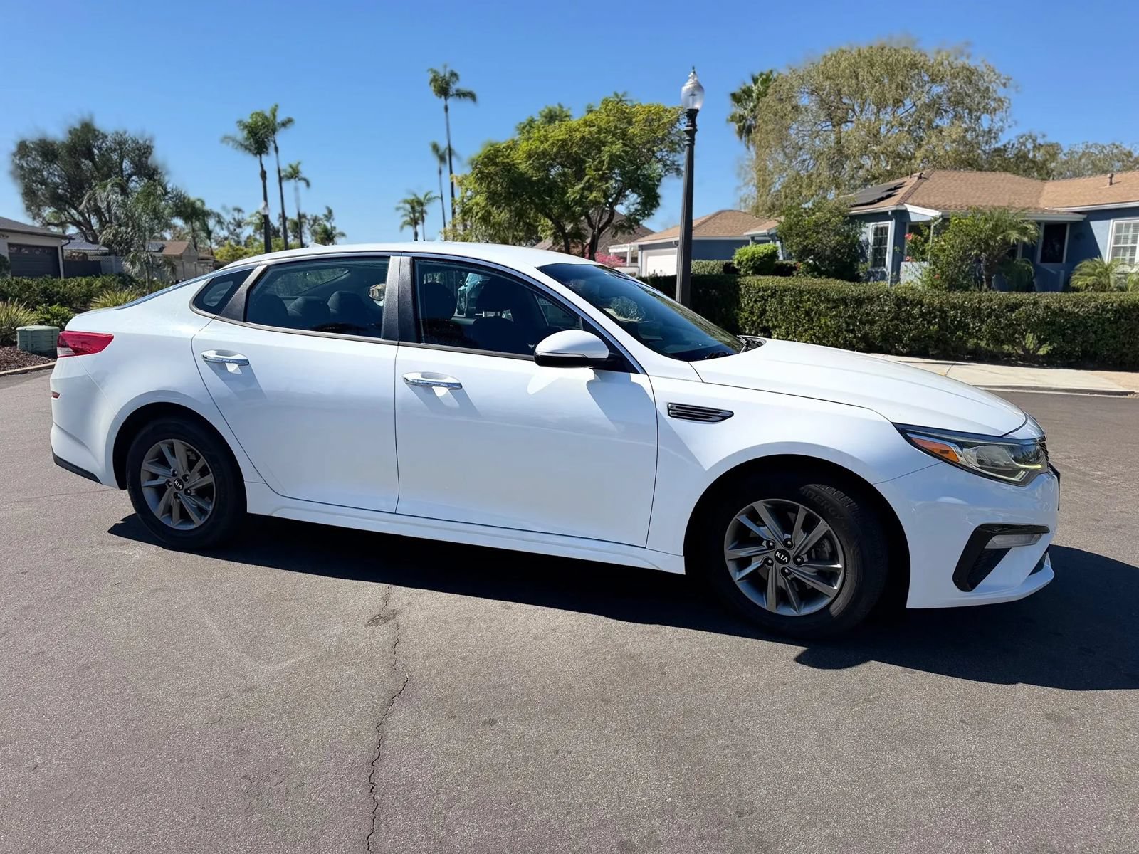Used 2019 Kia Optima LX FWD image 2