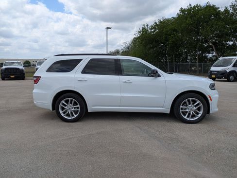 Used 2024 Dodge Durango GT image 2