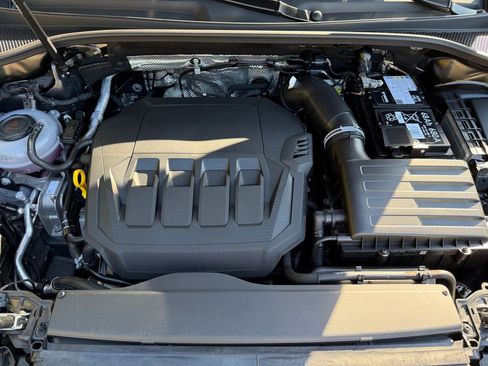 Used 2025 Audi Q3 2.0T Premium image 9