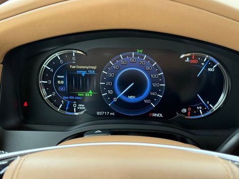Used 2017 Cadillac Escalade ESV Platinum RWD image 16