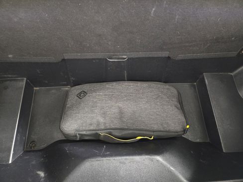 Used 2022 Rivian R1T Launch Edition image 14