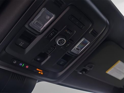 Used 2024 Chevrolet Tahoe Z71 w/ Off-Road Capability Package image 25