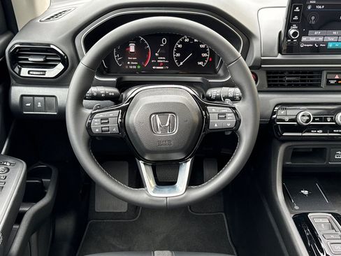 New 2025 Honda Pilot Touring image 16