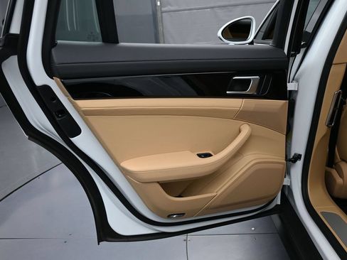 Certified 2023 Porsche Panamera 4 AWD/4WD image 22
