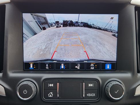 Used 2022 GMC Terrain SLT w/ Tech Package FWD image 20