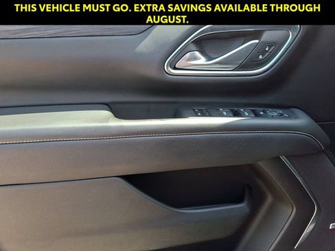 Used 2024 GMC Yukon SLT AWD/4WD image 13