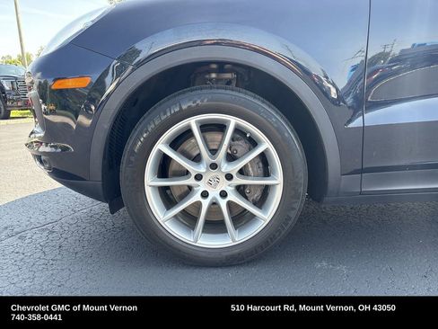 Used 2022 Porsche Cayenne Coupe image 24