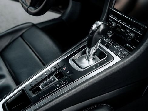 Used 2014 Porsche 911 Carrera image 34