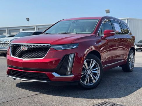 Used 2023 Cadillac XT6 Premium Luxury w/ Technology Package FWD image 6