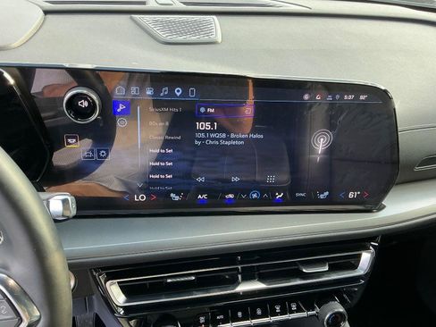 Used 2025 Chevrolet Traverse LT w/ Enhanced Driving Package FWD image 25