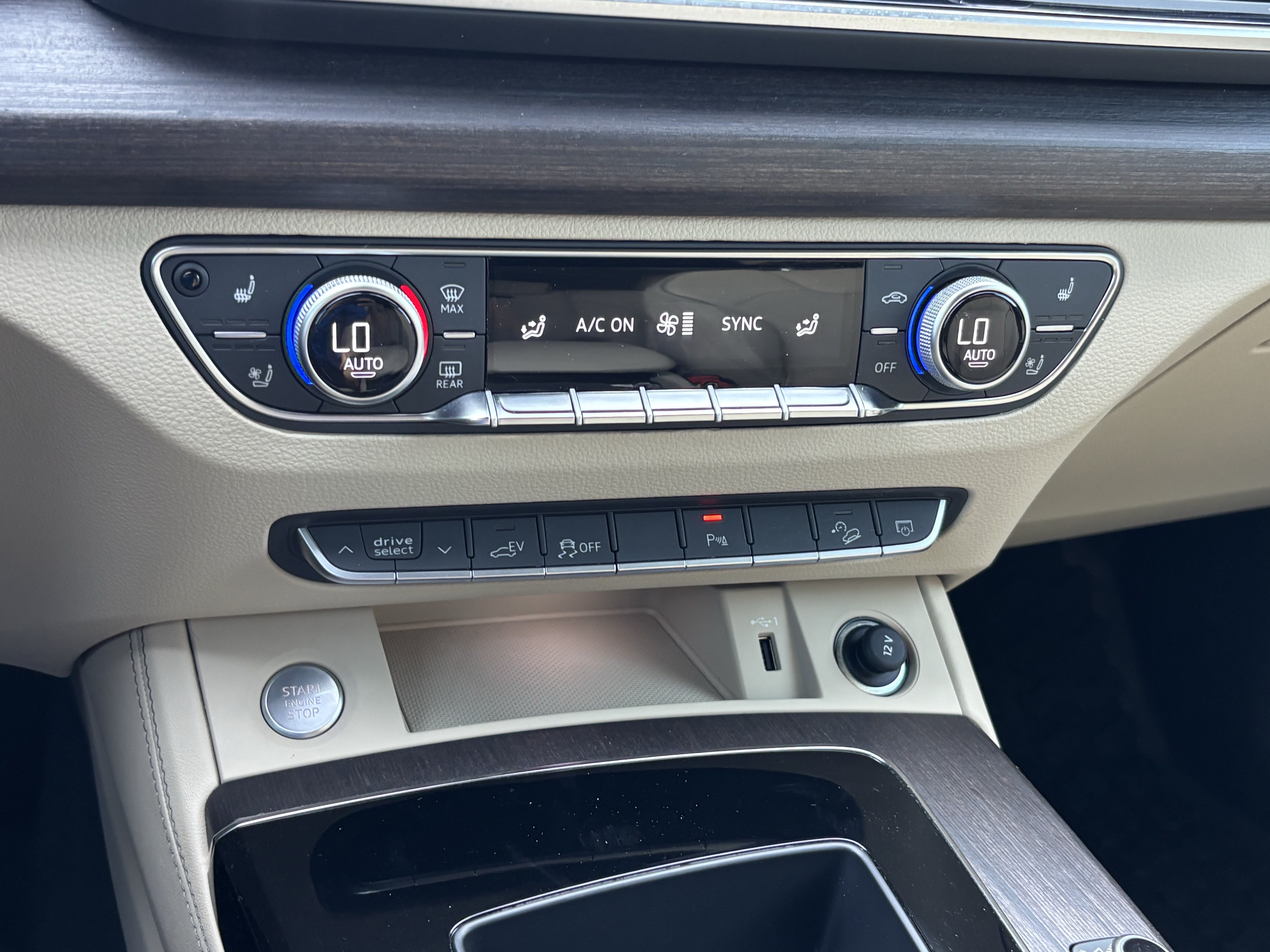 Certified 2024 Audi Q5 e Premium Plus w/ Premium Plus Package AWD/4WD image 30