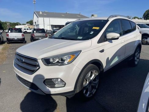 Certified 2017 Ford Escape Titanium w/ Equipment Group 301A FWD image 3