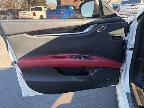 Used 2017 Maserati Ghibli S image 16