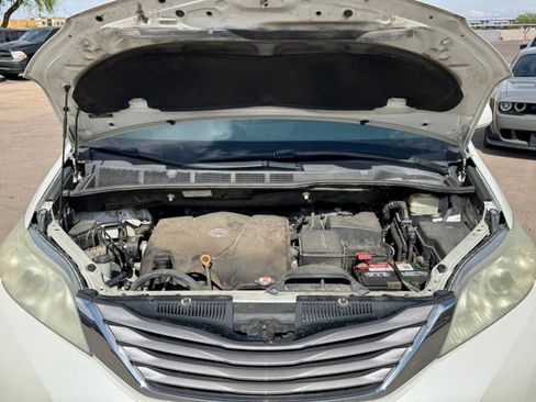 Used 2017 Toyota Sienna XLE Premium image 20