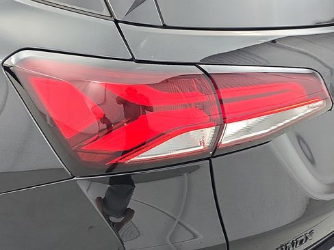 Used 2022 Chevrolet Equinox RS w/ RS Leather Package image 34