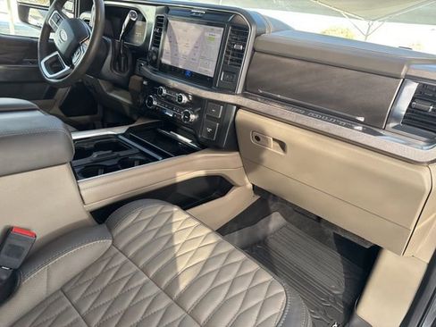 Used 2025 Ford F350 Platinum w/ Platinum Plus Package image 13