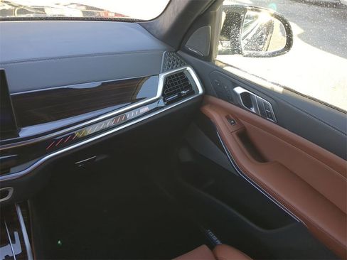 New 2026 BMW X7 M60i image 17