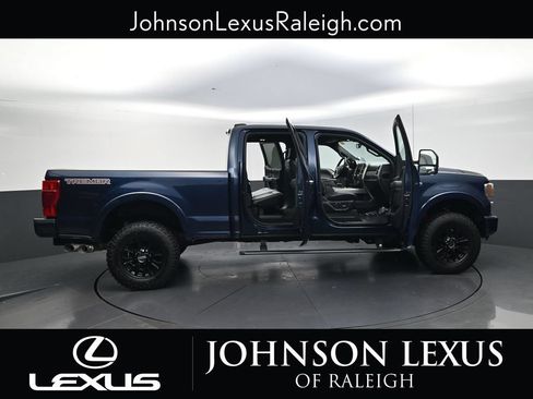 Used 2020 Ford F250 Platinum w/ Tremor Off-Road Package AWD/4WD image 33