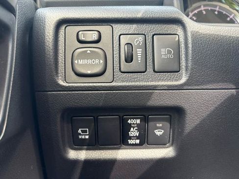 Used 2022 Toyota 4Runner Limited AWD/4WD image 21