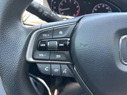 Used 2018 Honda Accord EX image 16