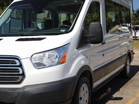 Used 2017 Ford Transit 350 XLT image 2