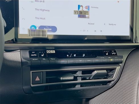 New 2026 Toyota Camry Hybrid image 14