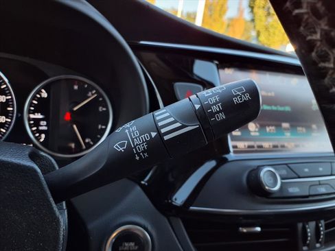 Used 2017 Buick Envision Premium image 15