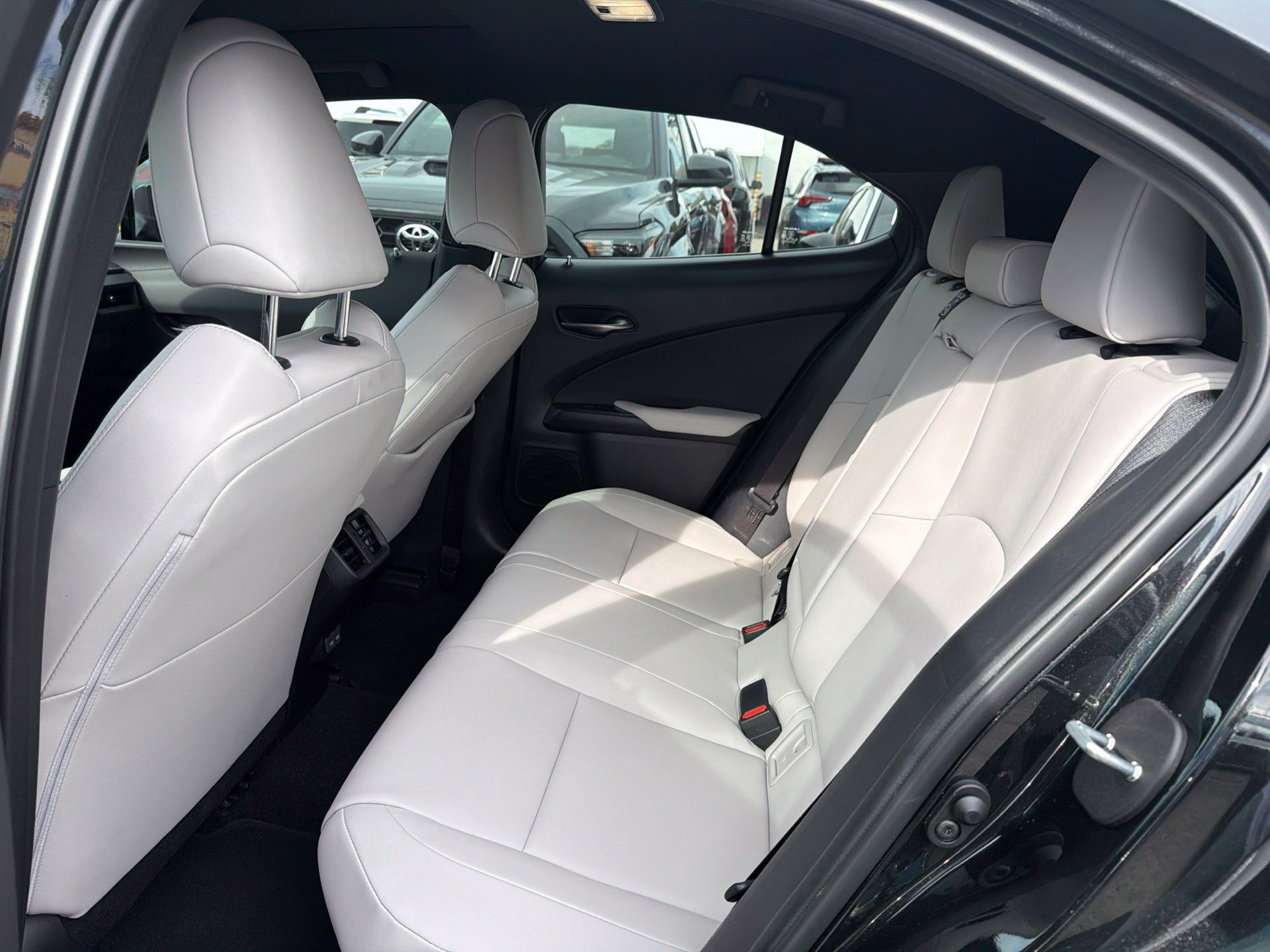 Used 2025 Lexus UX 300h FWD w/ Accessory Package (Z1) image 13