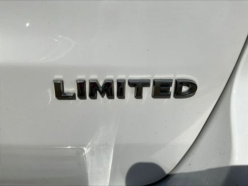Used 2022 Jeep Grand Cherokee Limited AWD/4WD image 24