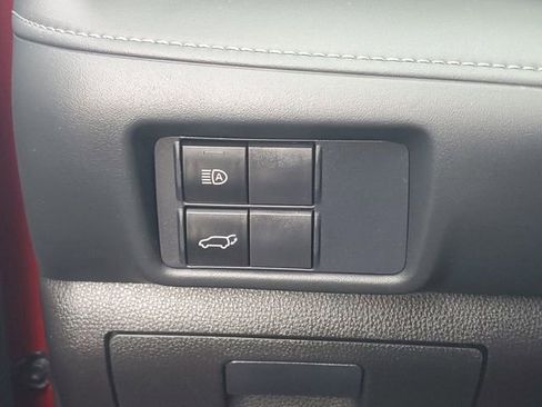 Used 2021 Toyota Highlander XLE image 22