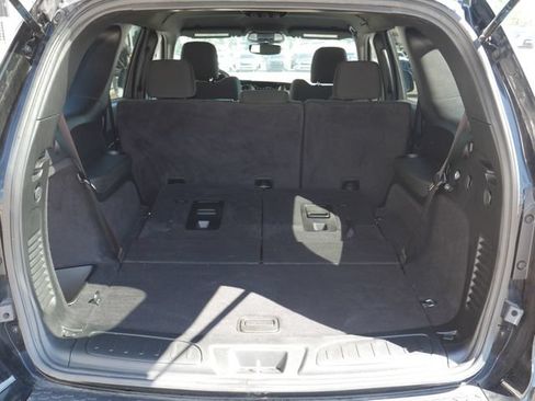 Used 2024 Dodge Durango SXT w/ SXT Blacktop Group AWD/4WD image 10