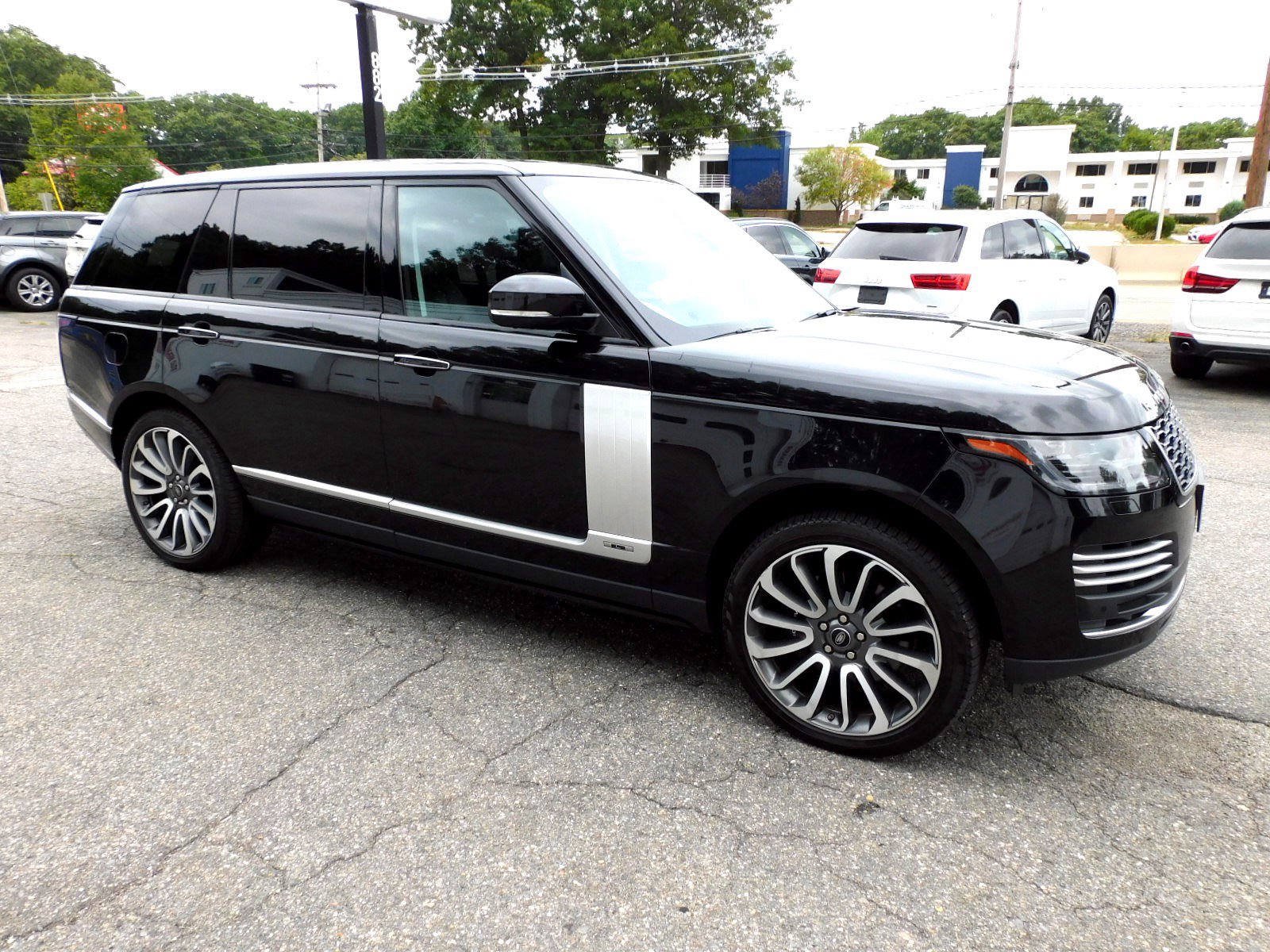 Used 2020 Land Rover Range Rover Long Wheelbase Autobiography AWD/4WD image 7