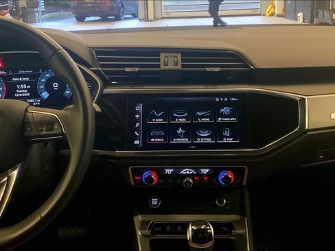 Certified 2024 Audi Q3 2.0T Premium image 7