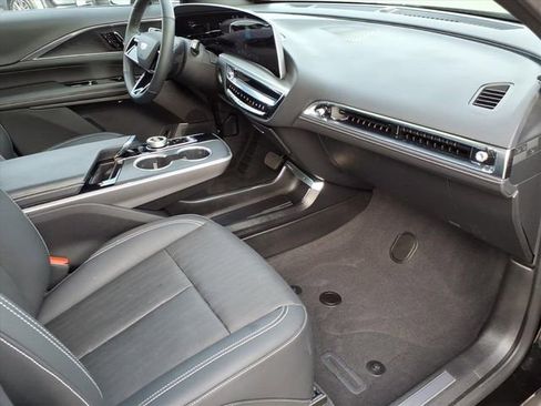 Used 2024 Cadillac Lyriq Sport AWD/4WD image 23
