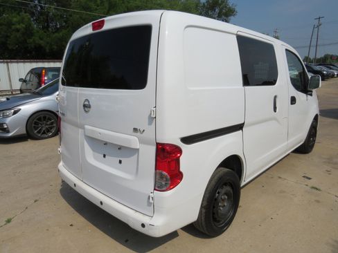 Used 2020 Nissan NV200 SV w/ Sliding Glass Door Package image 4