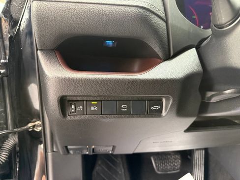 Used 2019 Toyota RAV4 Limited w/ Advanced Technology Package FWD image 12