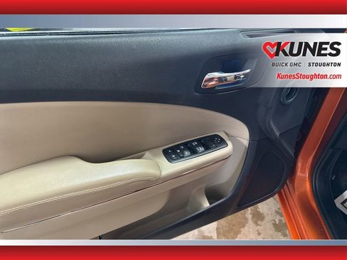 Used 2011 Dodge Charger SE image 17