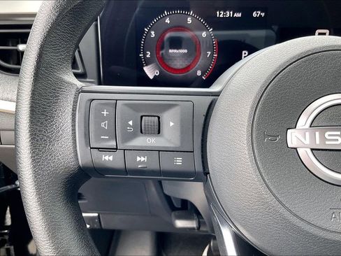 Used 2025 Nissan Kicks SV AWD/4WD image 26