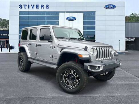 Used 2018 Jeep Wrangler Unlimited Sahara w/ Dual Top Group AWD/4WD image 1