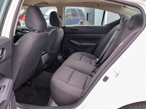 Used 2025 Nissan Altima 2.5 SV FWD image 9