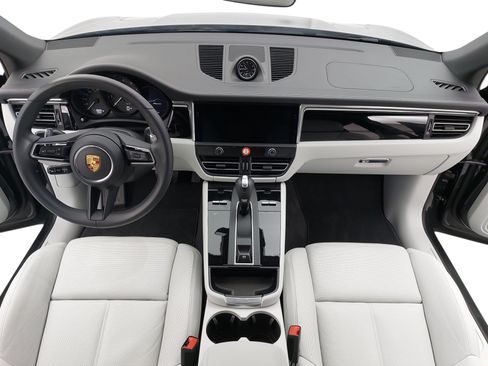 Certified 2026 Porsche Macan AWD/4WD image 11