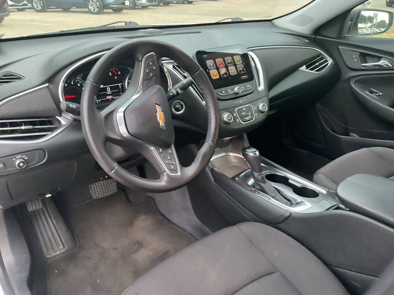 Used 2018 Chevrolet Malibu LT FWD image 8