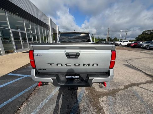 Used 2024 Toyota Tacoma TRD Off-Road AWD/4WD image 7